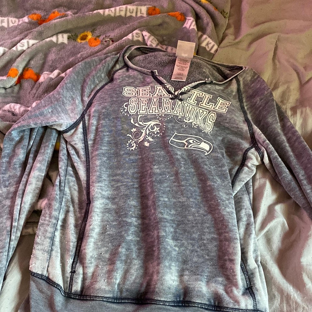 womens small seahawks crewneck